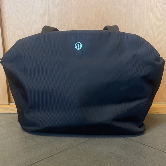 lululemon athletica Handbags - Lululemon Athletica Classic Black Tote